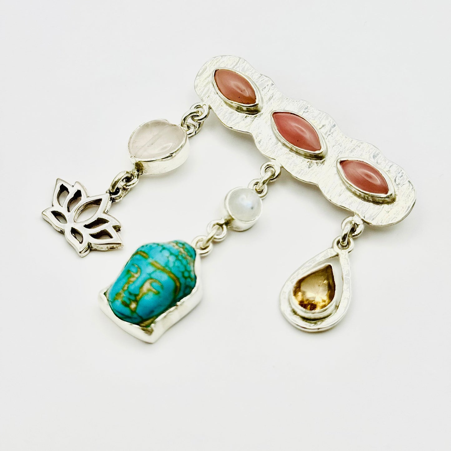 Broche Buda